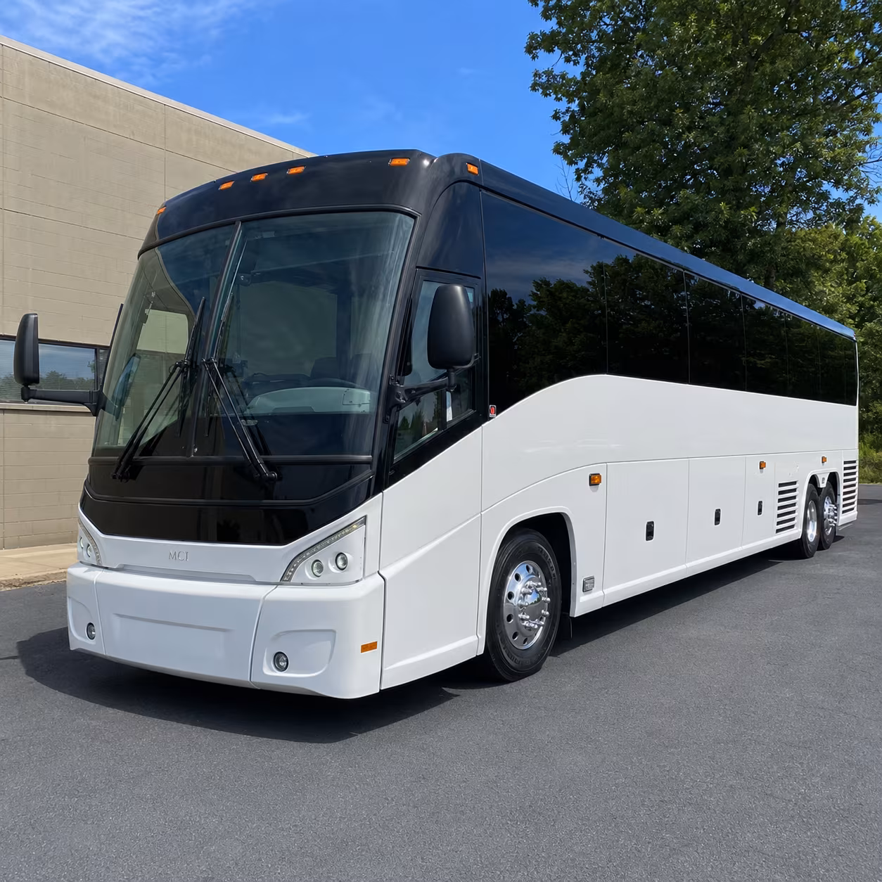 metrolink connector shuttles and commuter transportation in pomona
